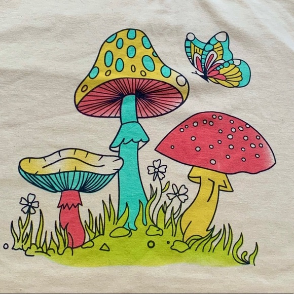 3 ROMWE Graphic Cropped Tees - Picture 6 of 11